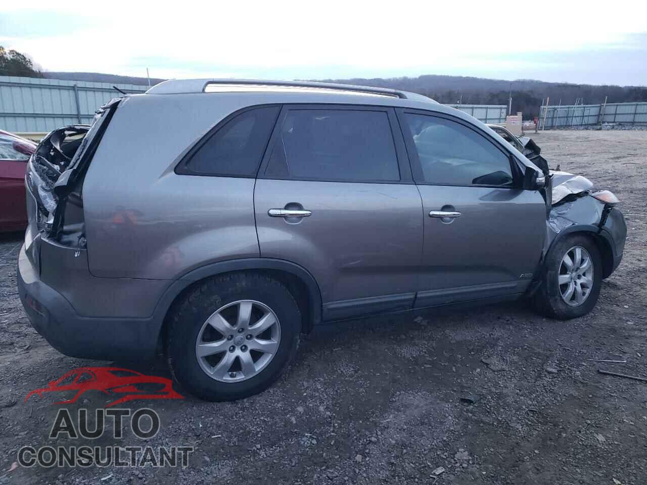 KIA SORENTO 2013 - 5XYKTDA24DG368043