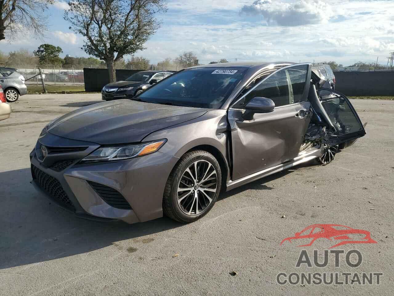 TOYOTA CAMRY 2018 - 4T1B11HK2JU048445