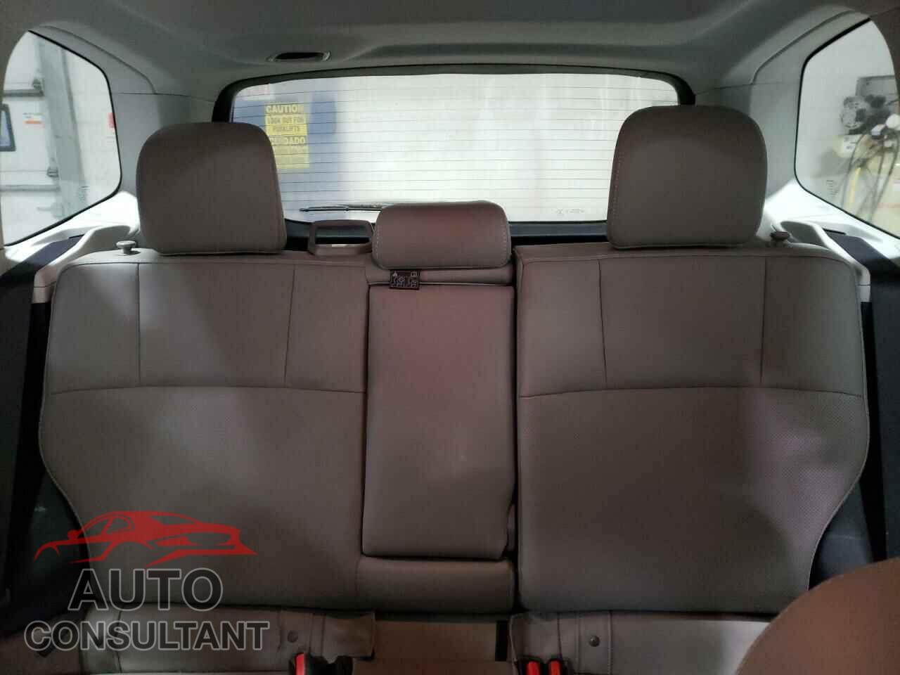 SUBARU FORESTER 2017 - JF2SJAJC8HH580357