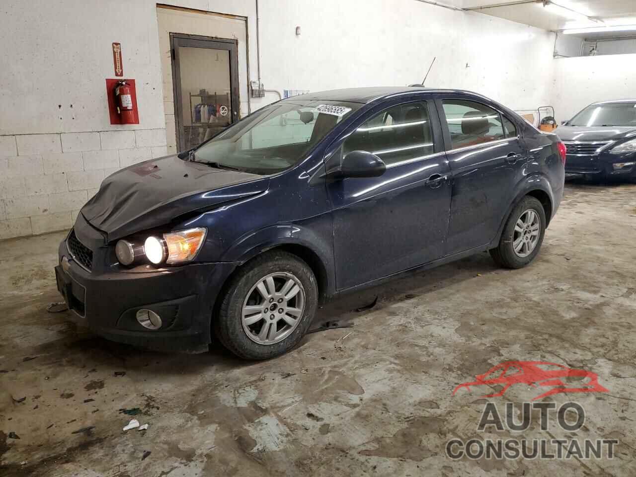 CHEVROLET SONIC 2015 - 1G1JC5SB0F4137201