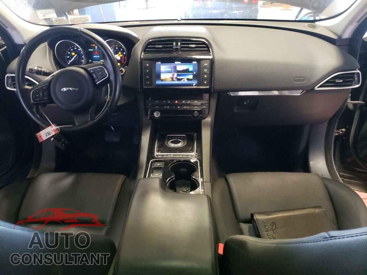 JAGUAR F-PACE 2017 - SADCJ2BV5HA099357