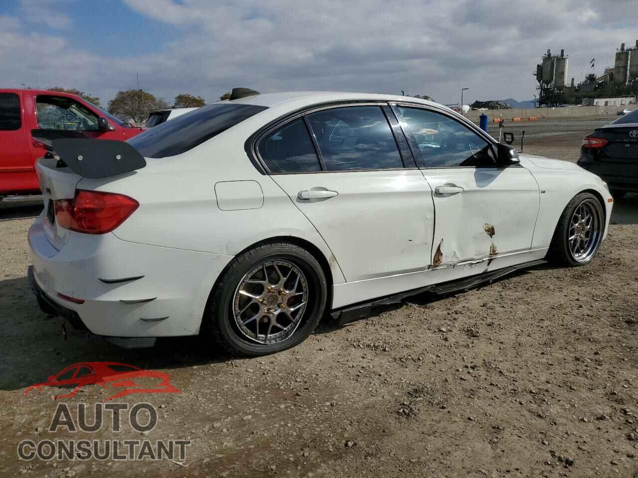 BMW 3 SERIES 2012 - WBA3C1C59CF432425