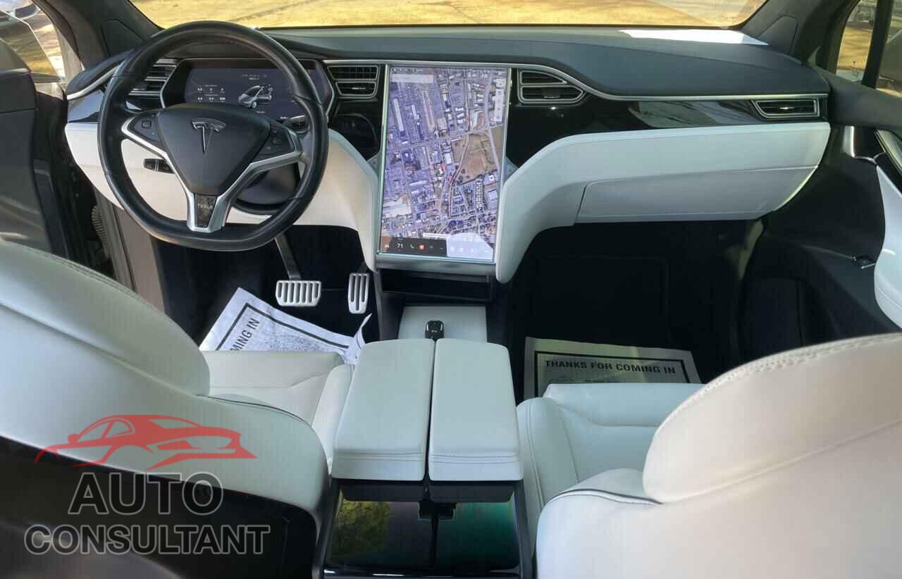 TESLA MODEL X 2016 - 5YJXCBE26GF028585