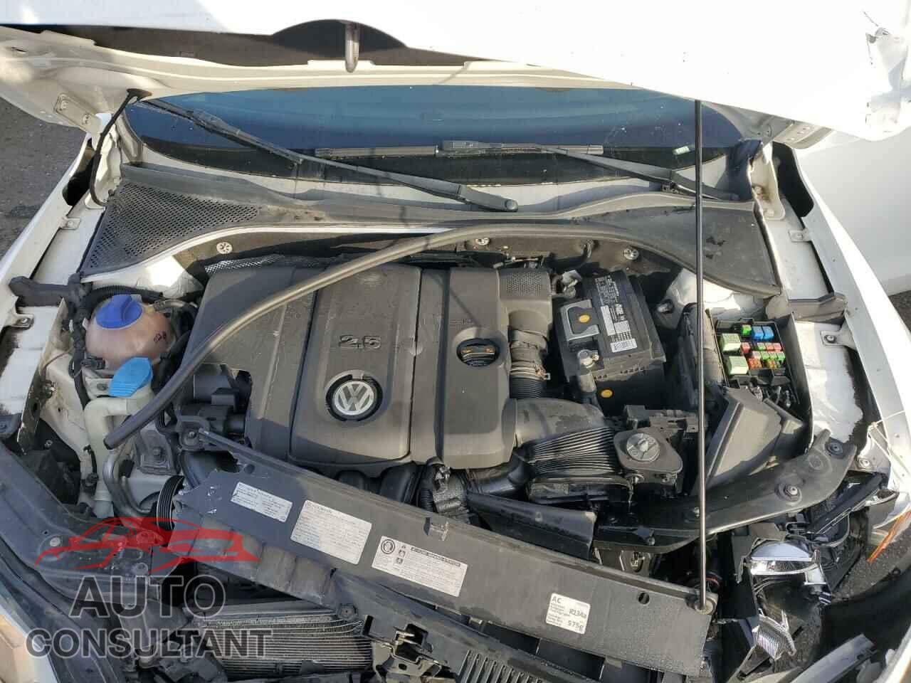 VOLKSWAGEN PASSAT 2013 - 1VWAP7A36DC020143