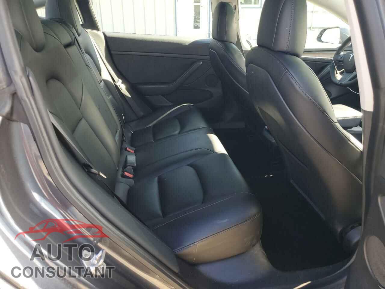 TESLA MODEL 3 2021 - 5YJ3E1EA4MF041910