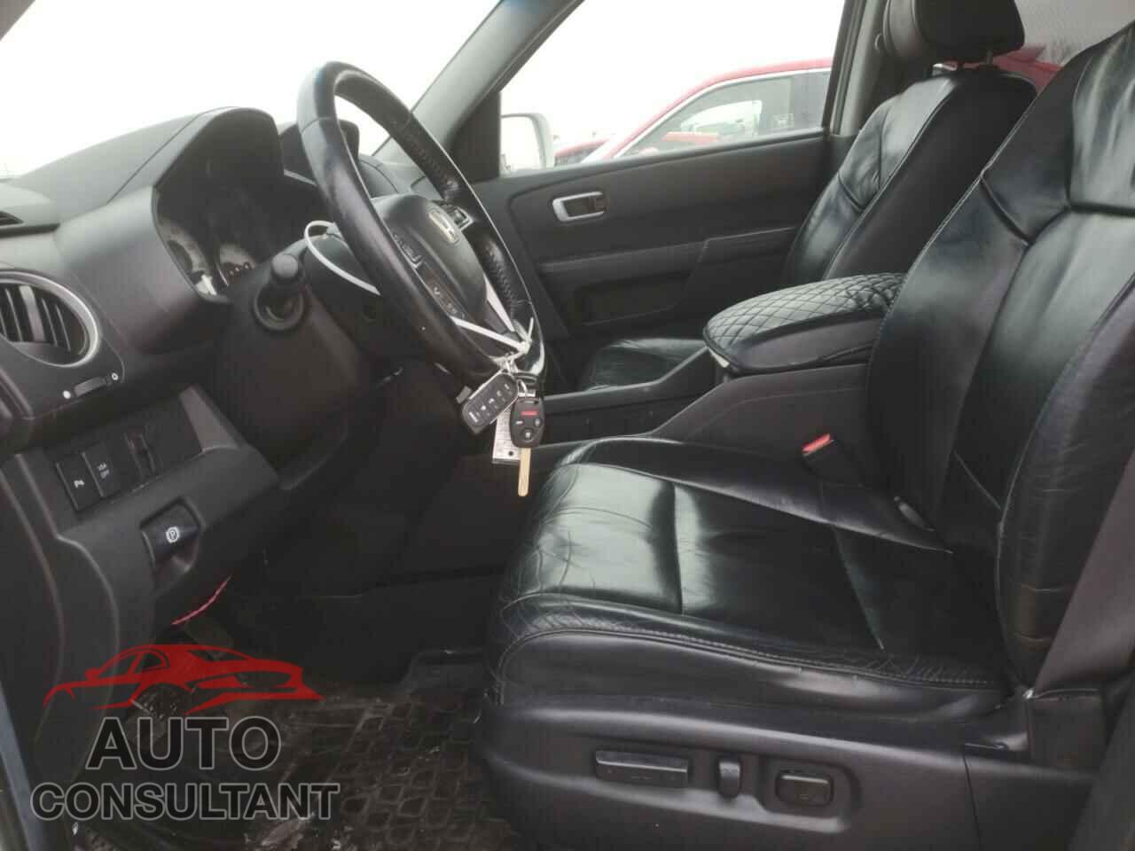 HONDA PILOT 2011 - 5FNYF4H98BB101934