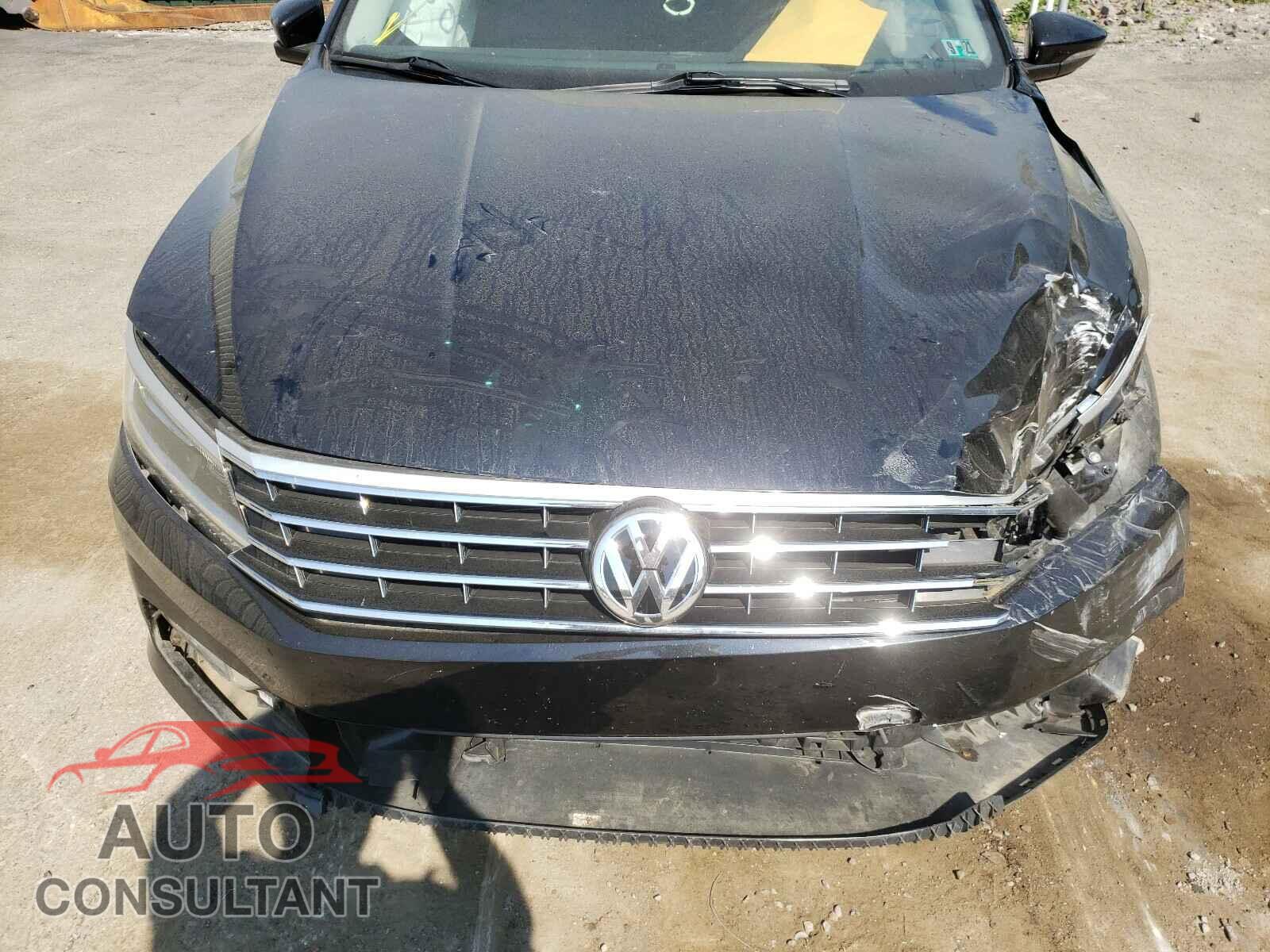 VOLKSWAGEN PASSAT 2017 - 1VWBT7A39HC044121