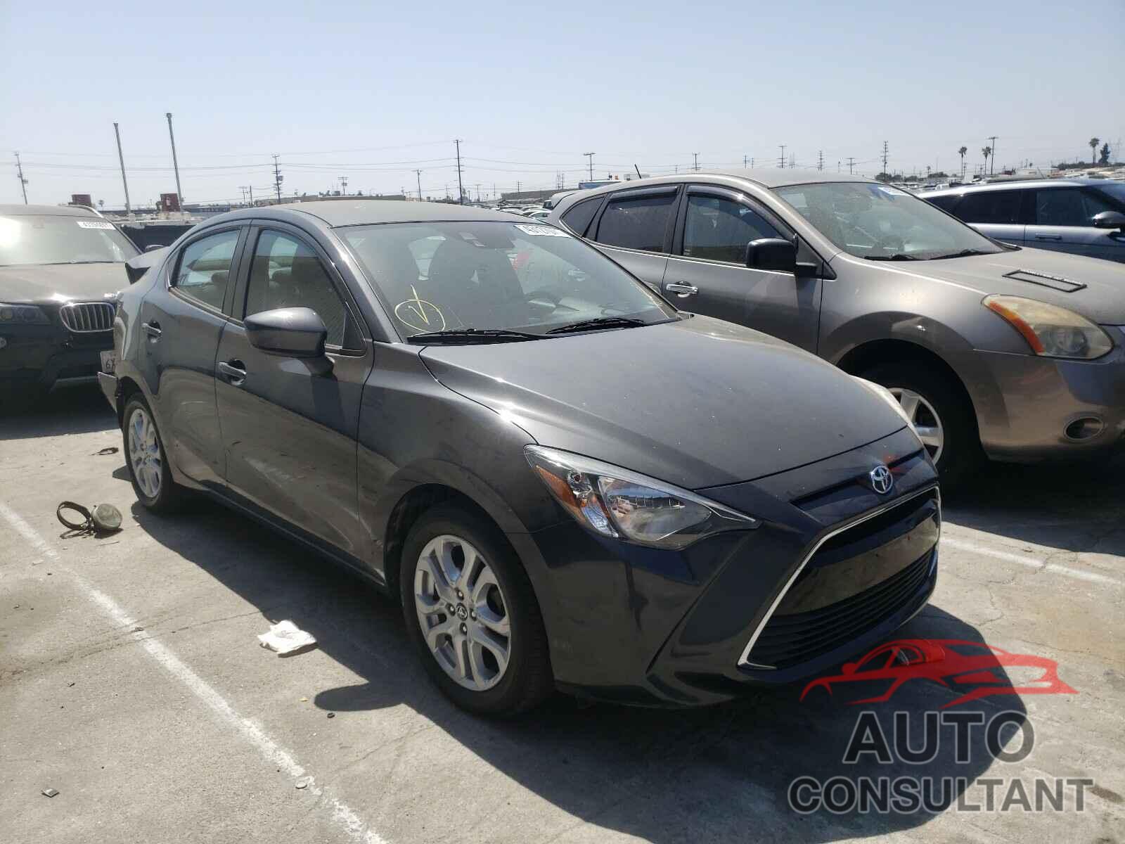 TOYOTA YARIS 2017 - 3MYDLBYV0HY173248