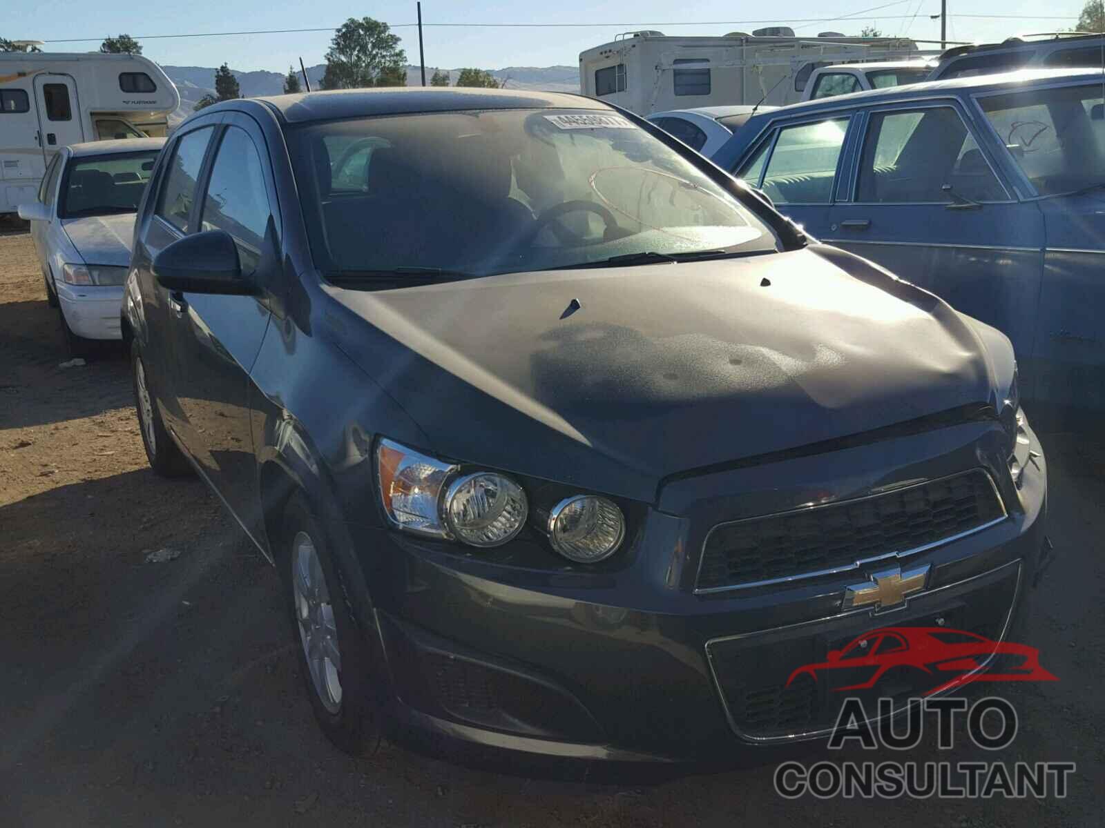 CHEVROLET SONIC 2016 - 1G1JC6SG6G4112371