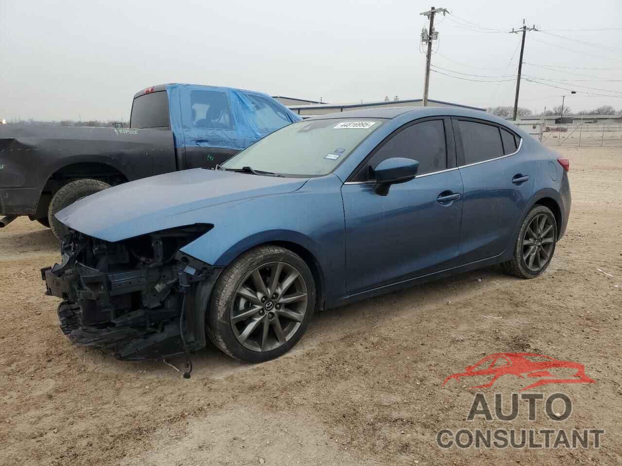 MAZDA 3 2018 - 3MZBN1V33JM261105