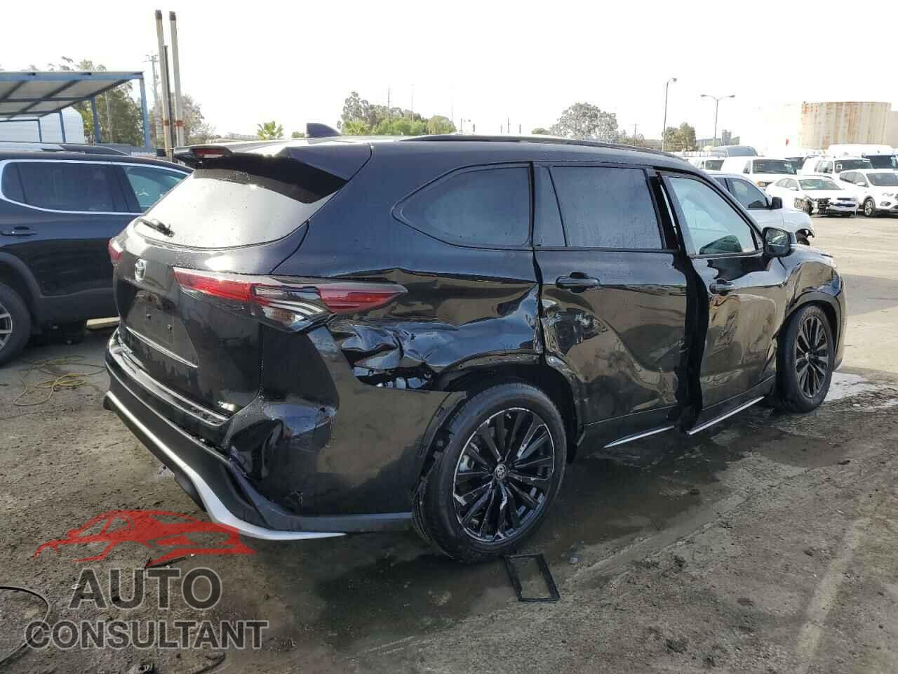 TOYOTA HIGHLANDER 2024 - 5TDKDRAH2RS531345