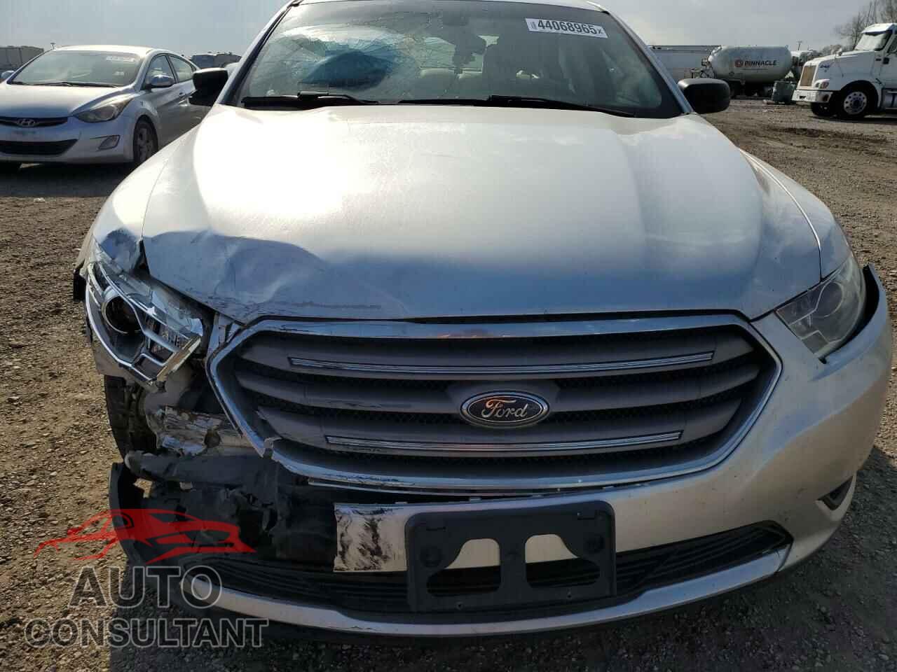 FORD TAURUS 2019 - 1FAHP2D85KG117552