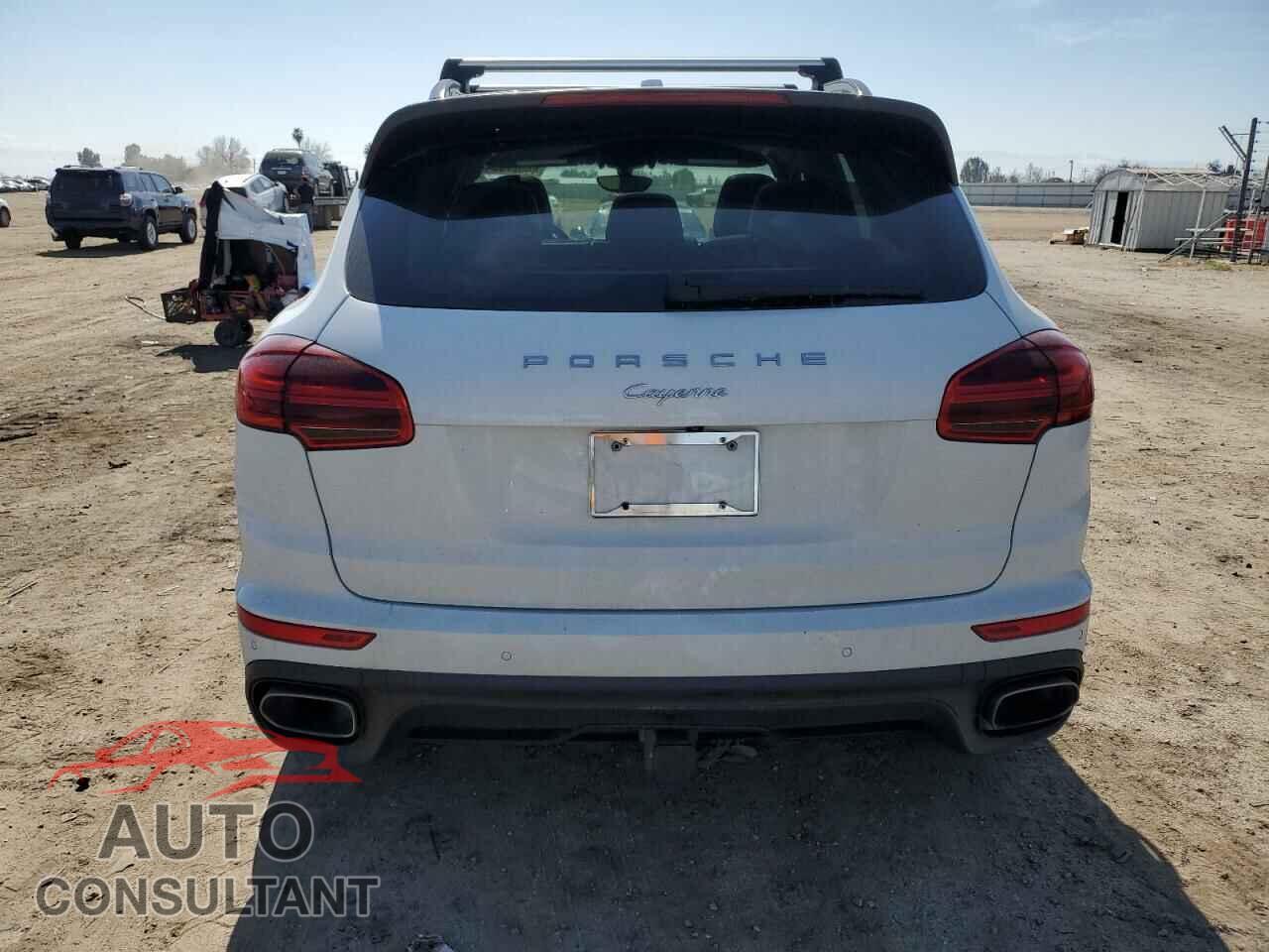 PORSCHE CAYENNE 2017 - WP1AA2A23HKA85721