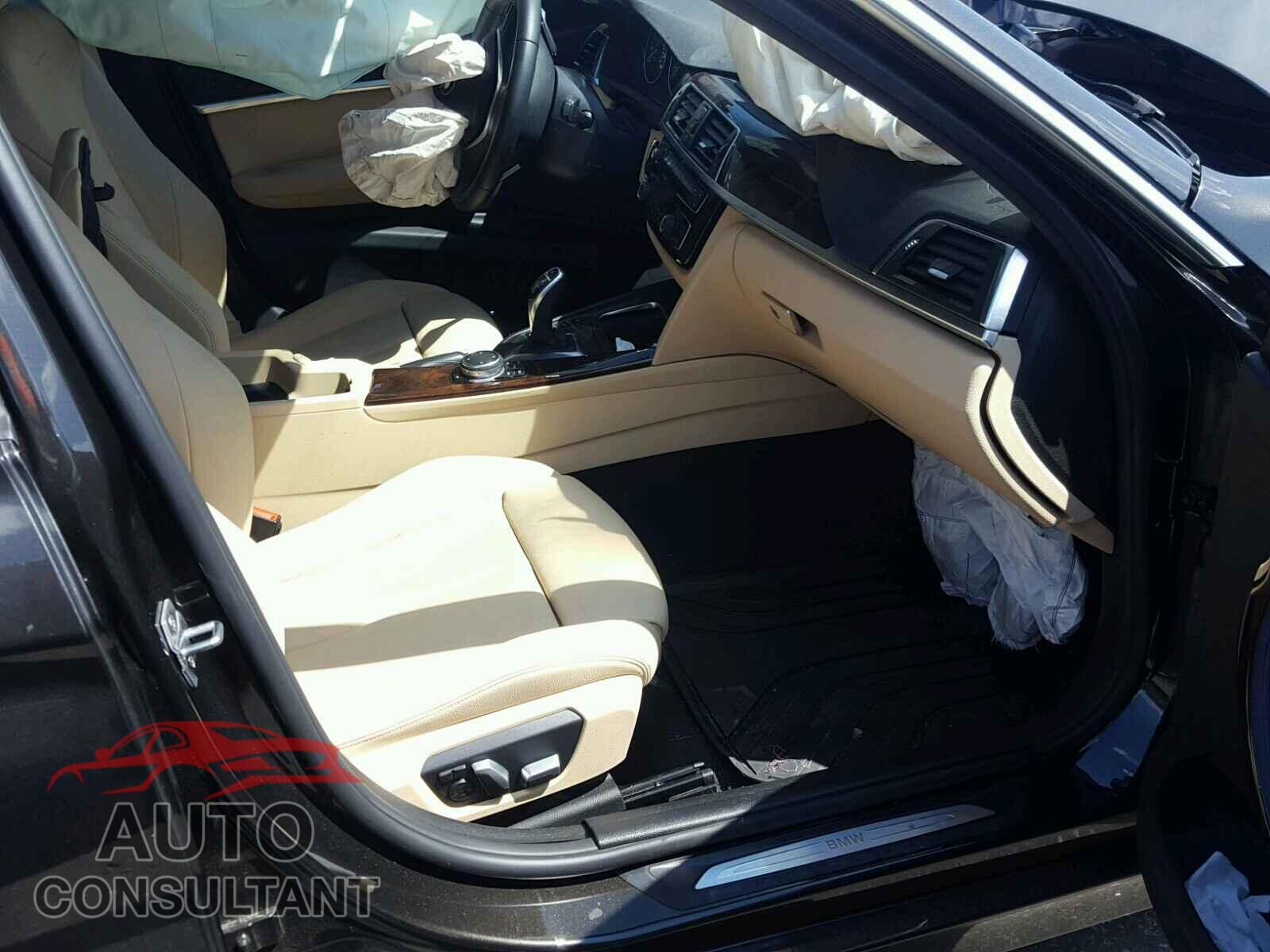 BMW 3 SERIES 2017 - WBA8B9C59HK884462