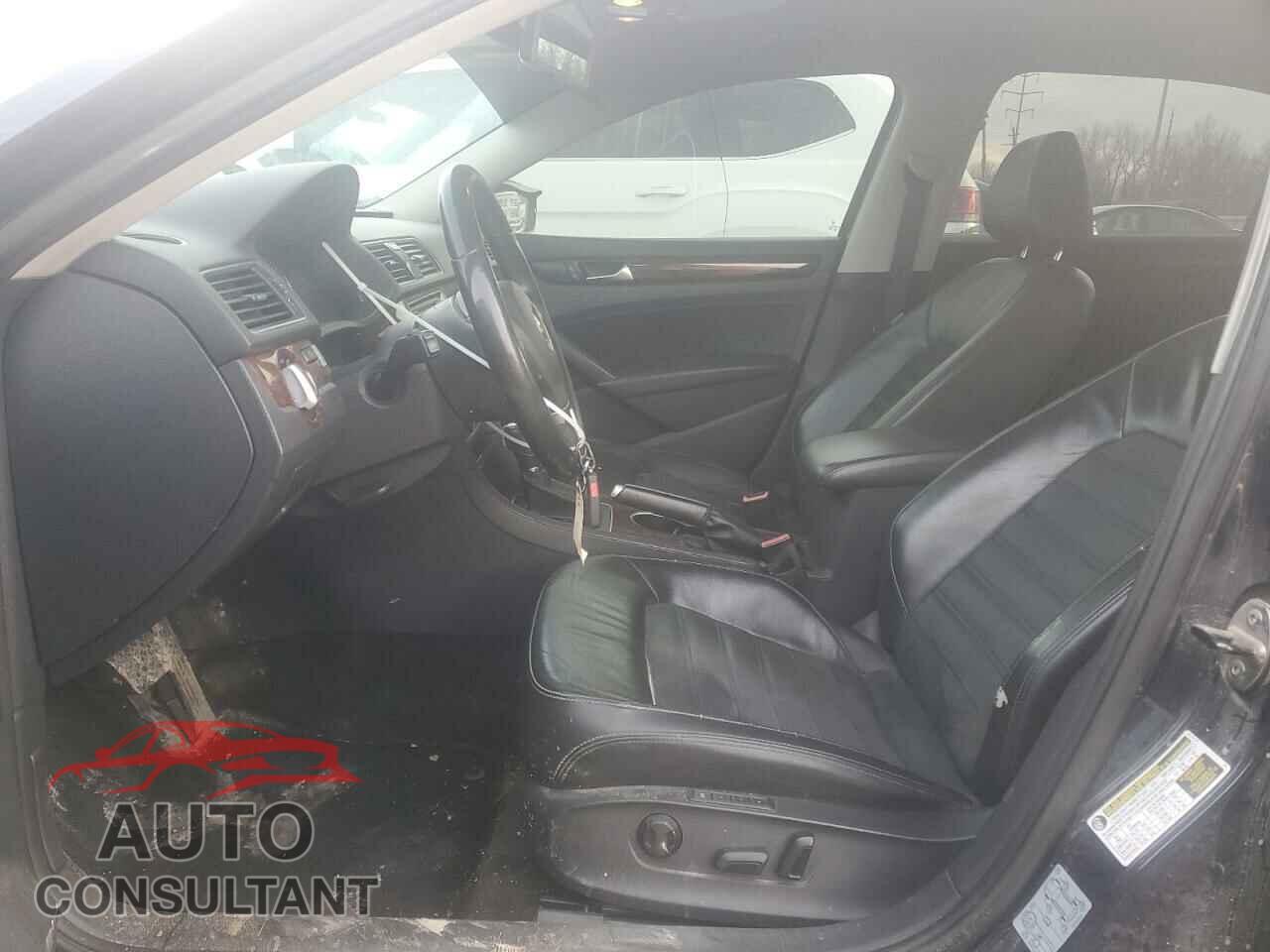 VOLKSWAGEN PASSAT 2013 - 1VWCN7A34DC085457