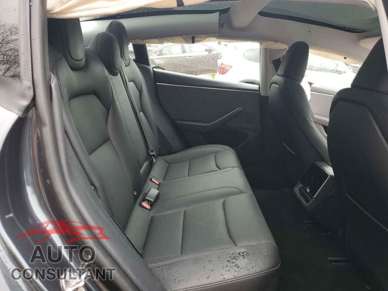 TESLA MODEL 3 2024 - 5YJ3E1EA8RF755854