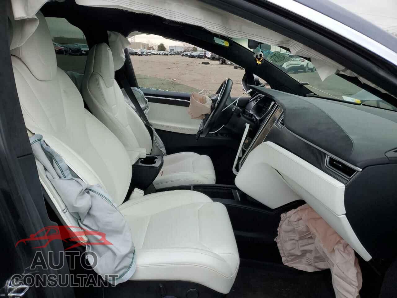 TESLA MODEL X 2017 - 5YJXCDE23HF050105