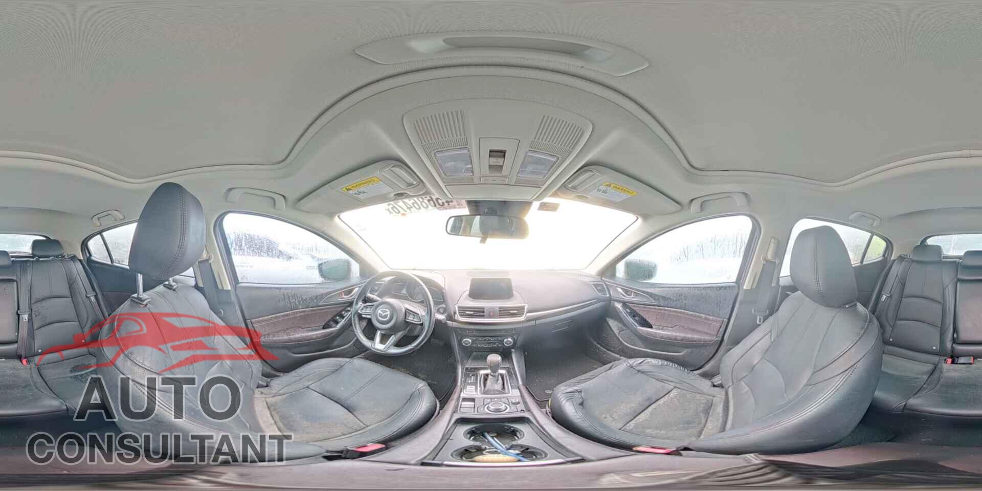 MAZDA 3 2018 - 3MZBN1M32JM168917
