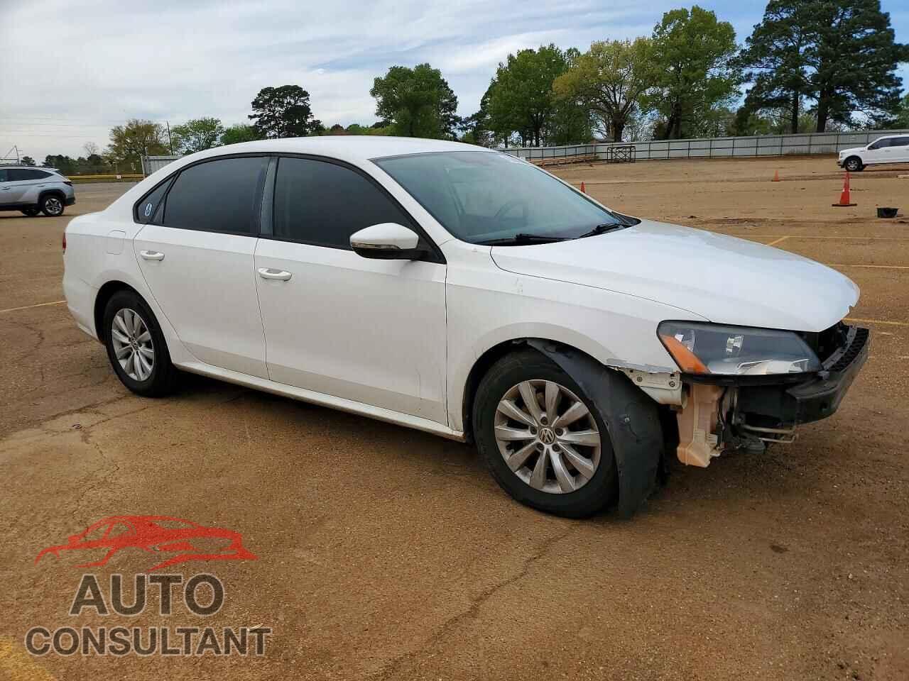 VOLKSWAGEN PASSAT 2012 - 1VWAH7A3XCC064688