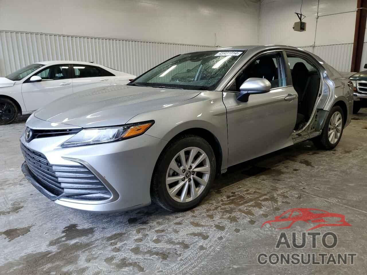 TOYOTA CAMRY 2022 - 4T1C11AK8NU690785