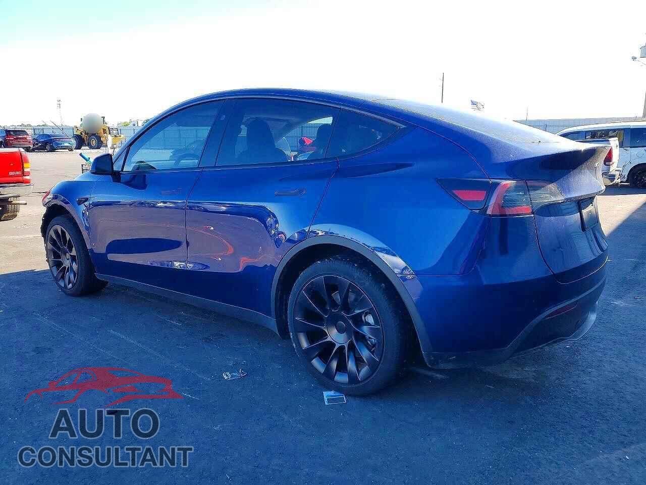 TESLA MODEL Y 2024 - 7SAYGDED5RF055000