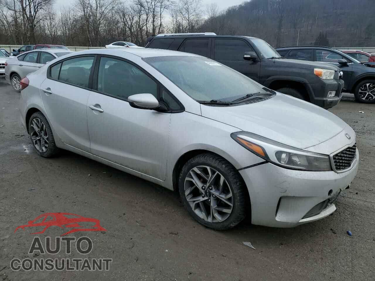 KIA FORTE 2018 - 3KPFK4A72JE270556