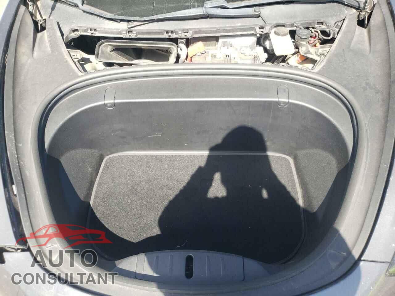 TESLA MODEL 3 2018 - 5YJ3E1EB5JF081773