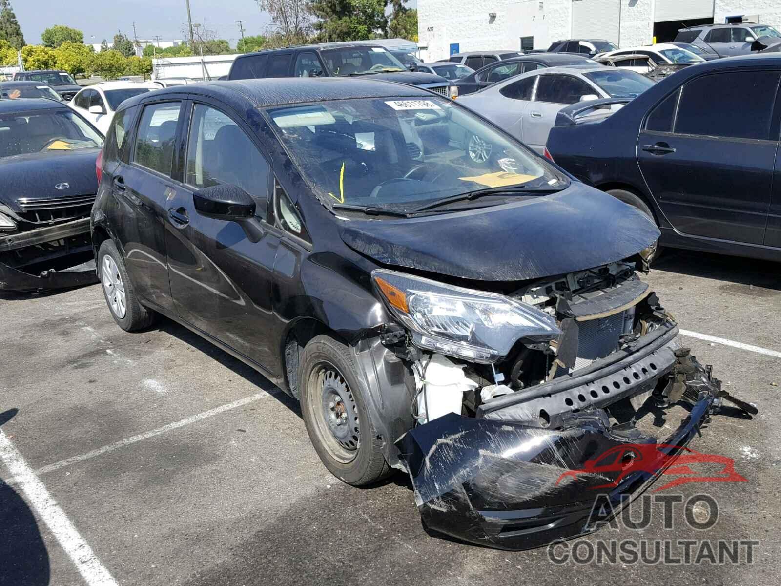 NISSAN VERSA 2018 - 3N1CE2CP1JL359626