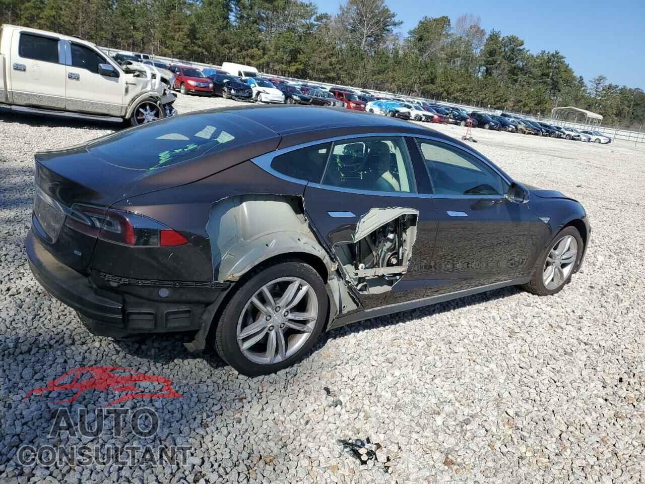 TESLA MODEL S 2013 - 5YJSA1CN9DFP24795