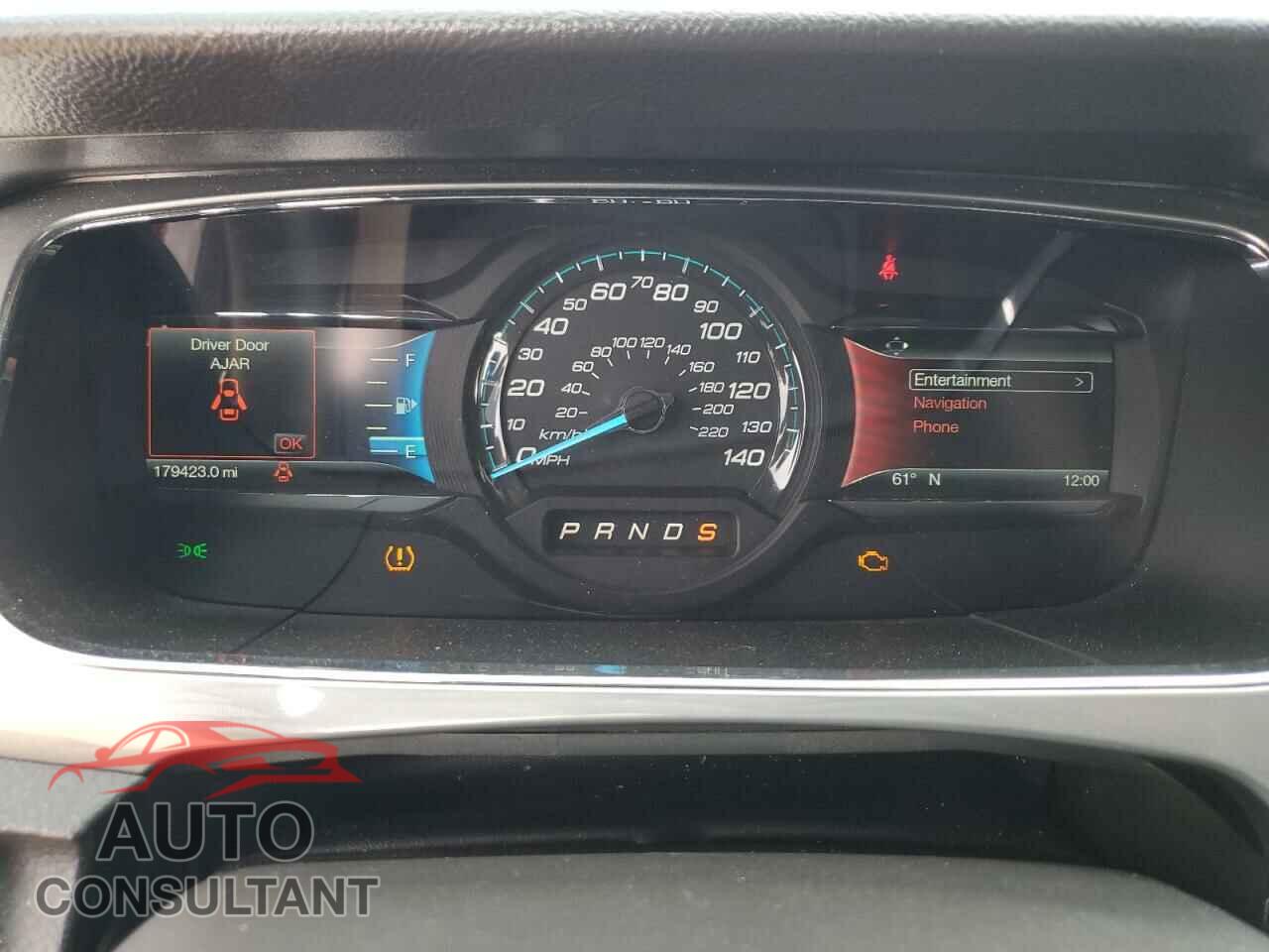 FORD TAURUS 2018 - 1FAHP2E88JG113878