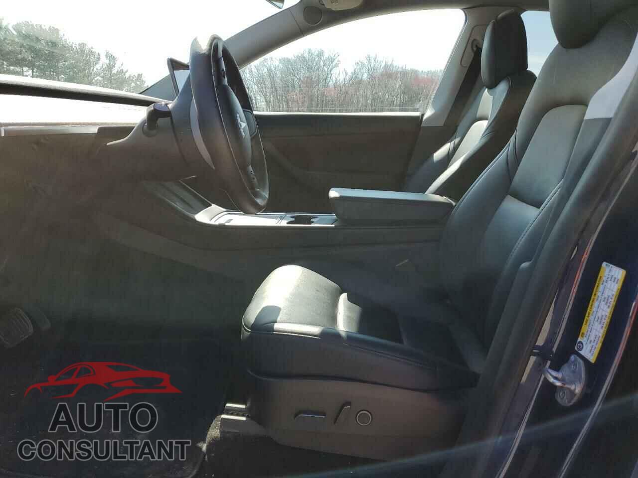 TESLA MODEL Y 2021 - 5YJYGAEE2MF190710