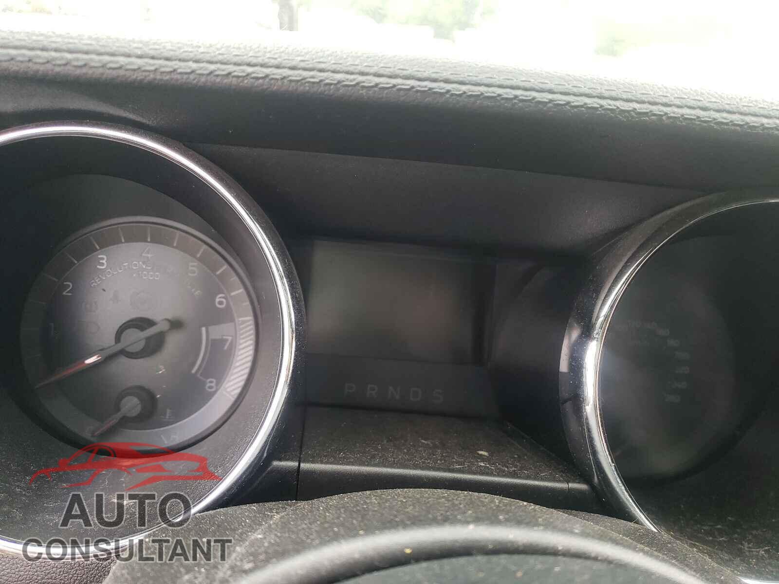FORD MUSTANG 2017 - 1FA6P8TH1H5282840