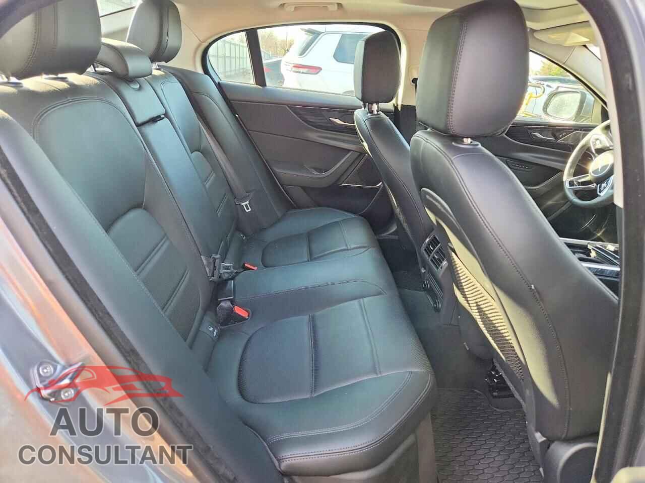 JAGUAR XE 2020 - SAJAJ4FX0LCP56087