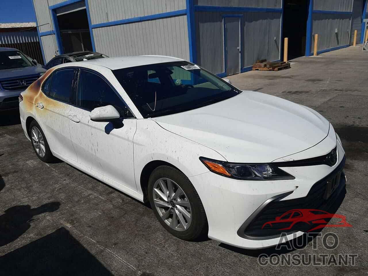 TOYOTA CAMRY 2022 - 4T1C11AK5NU673684