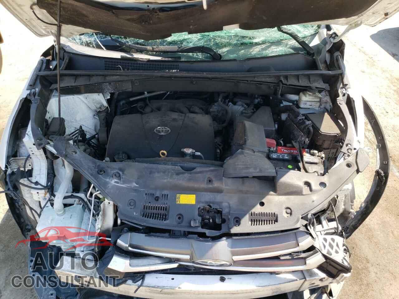 TOYOTA HIGHLANDER 2018 - 5TDZZRFH9JS287352