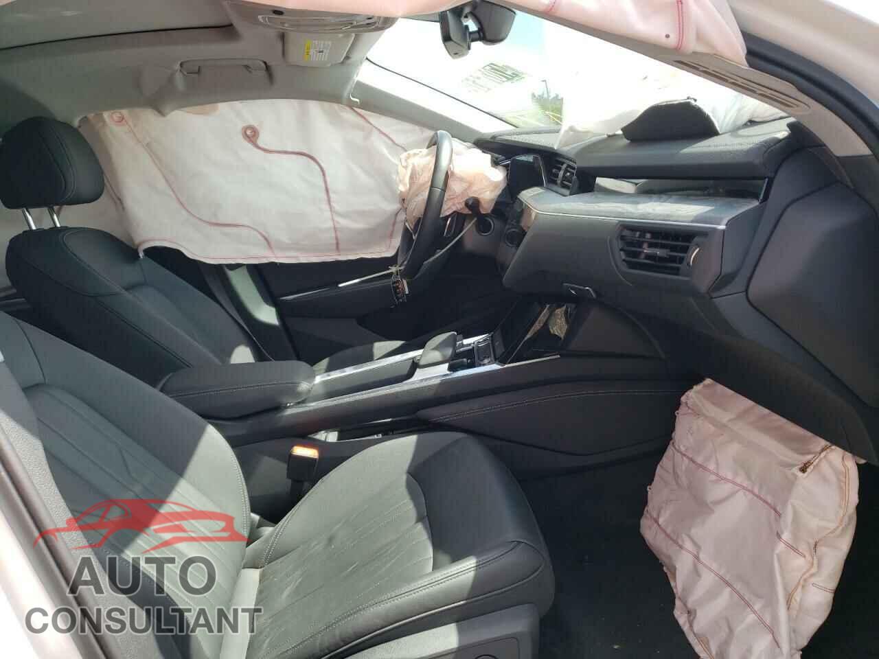 AUDI E-TRON 2021 - WA1AAAGE6MB031752