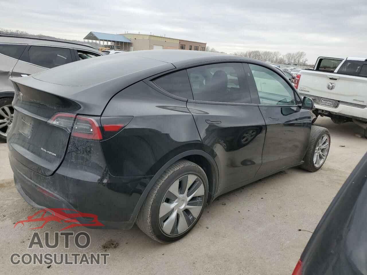 TESLA MODEL Y 2024 - 7SAYGDEE4RF024829