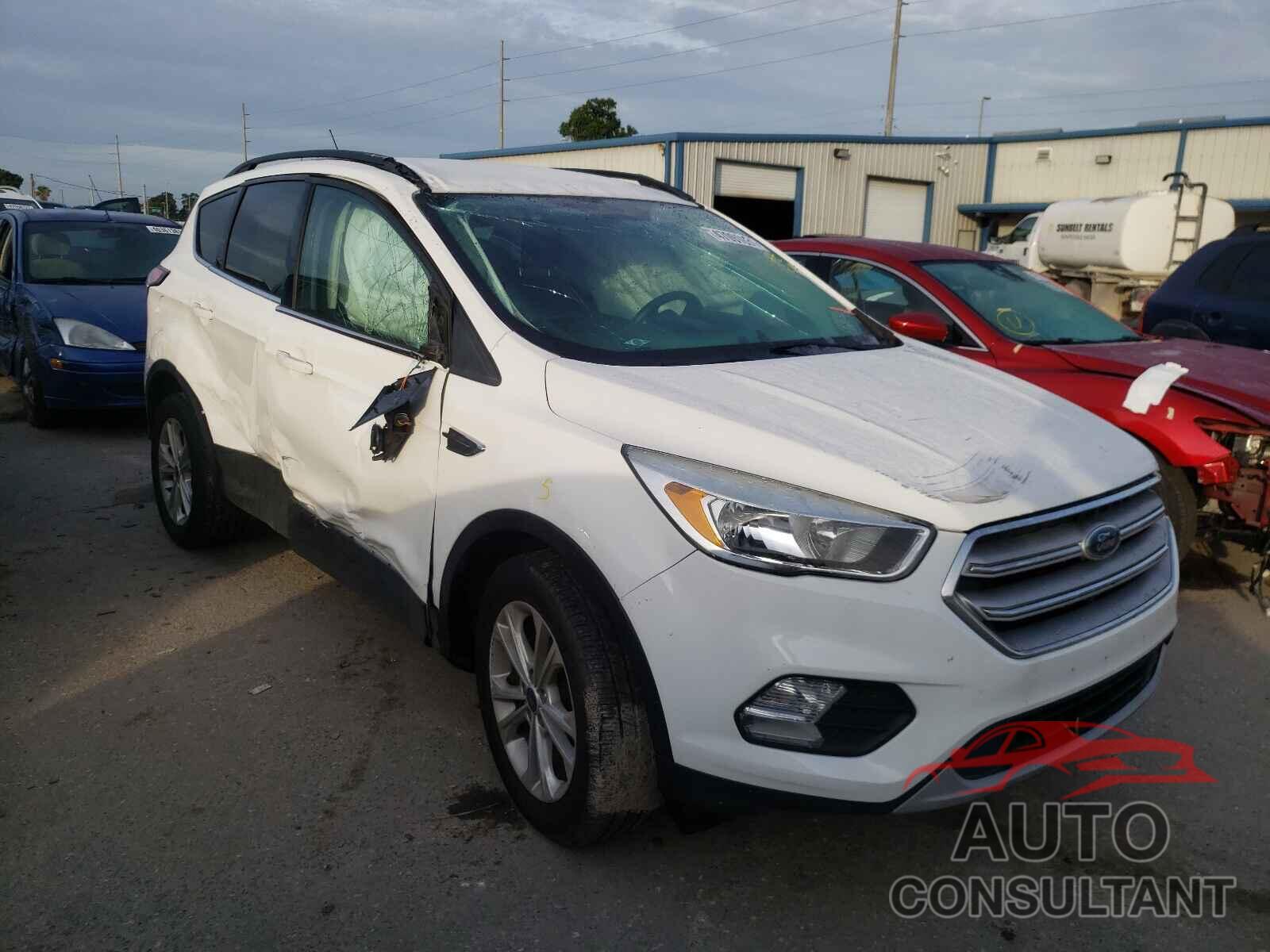 FORD ESCAPE 2018 - 1FMCU0GD8JUA65503
