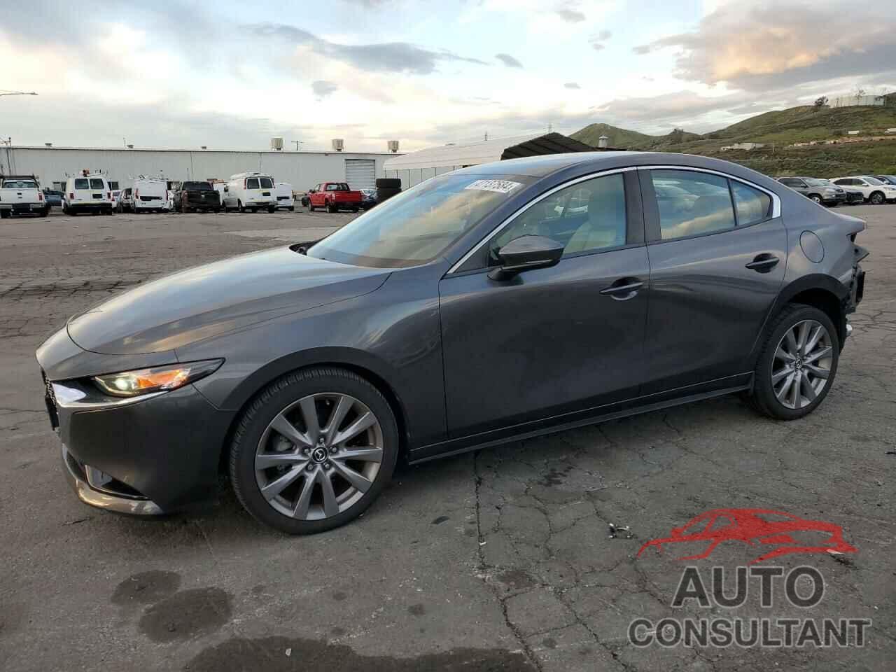 MAZDA 3 2019 - 3MZBPADL8KM110175