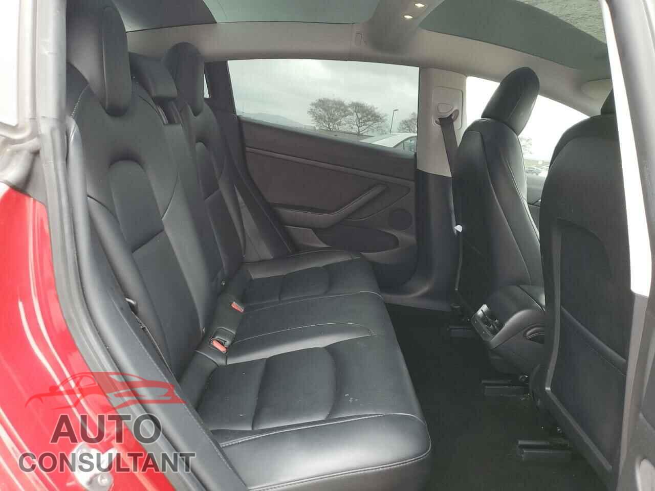 TESLA MODEL 3 2021 - 5YJ3E1EA0MF009522