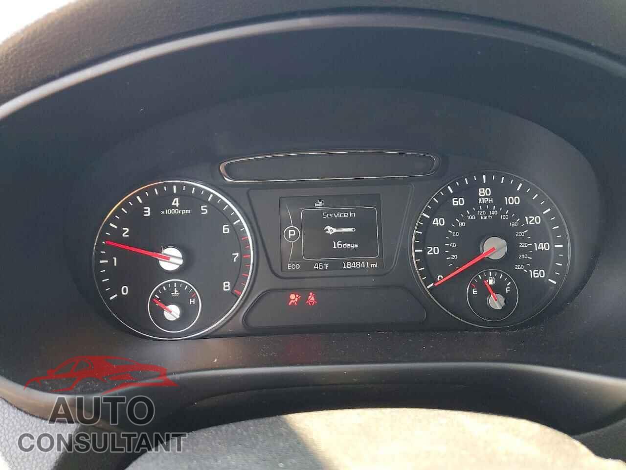 KIA SORENTO 2017 - 5XYPGDA56HG210569