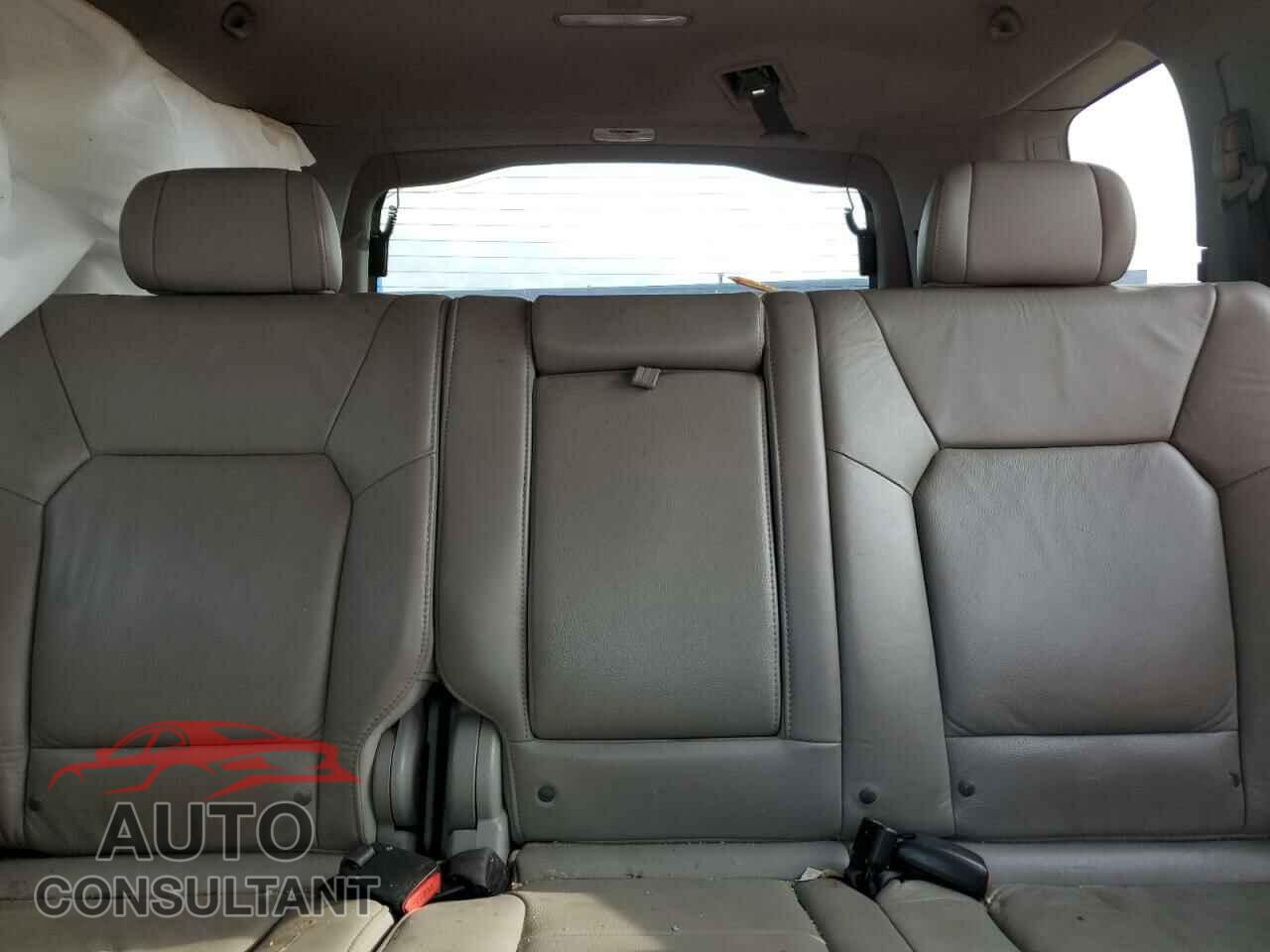 HONDA PILOT 2011 - 5FNYF4H54BB012696