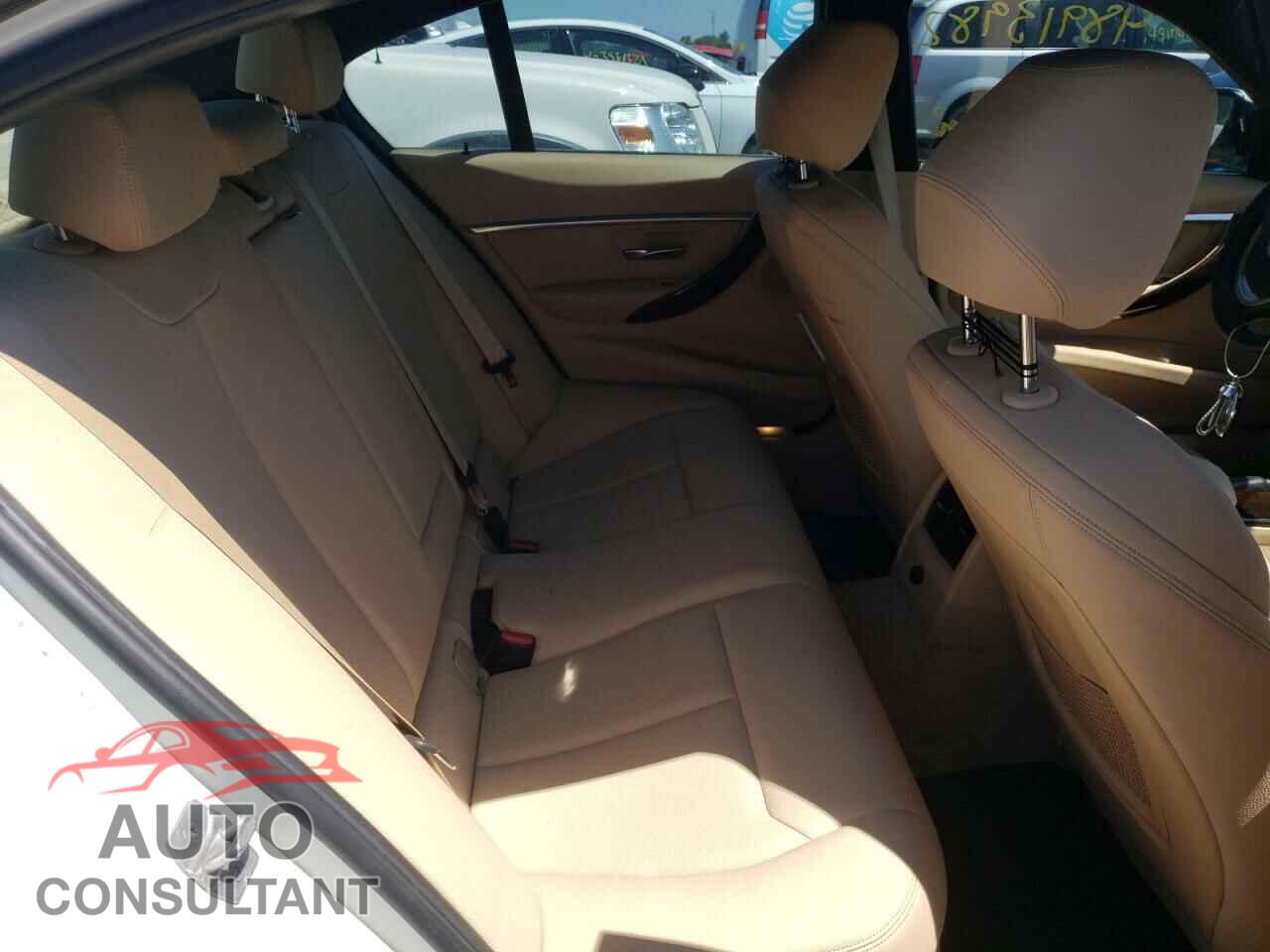 BMW 3 SERIES 2016 - WBA8E3G51GNU02093