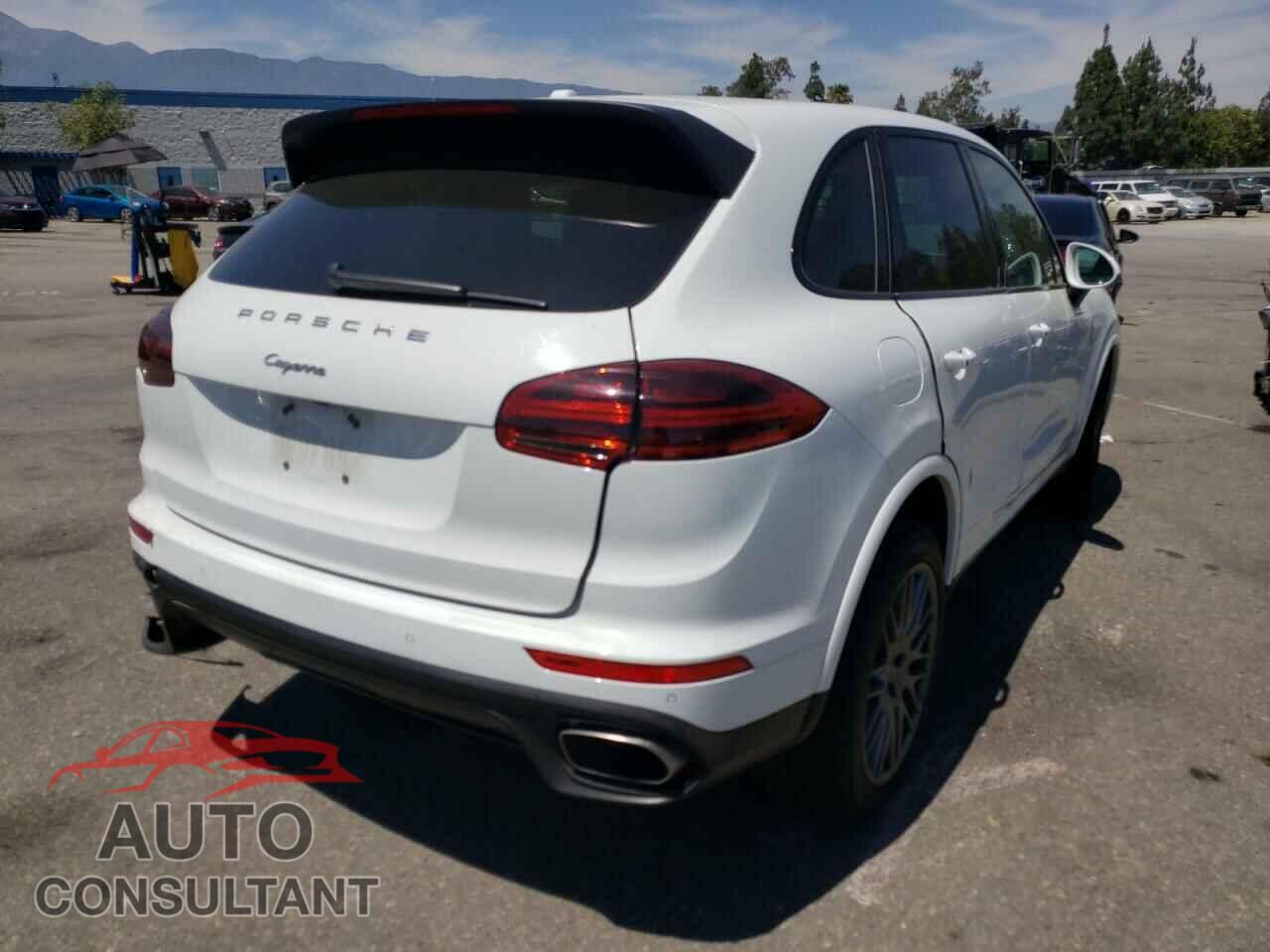 PORSCHE CAYENNE 2017 - WP1AA2A27HKA87729