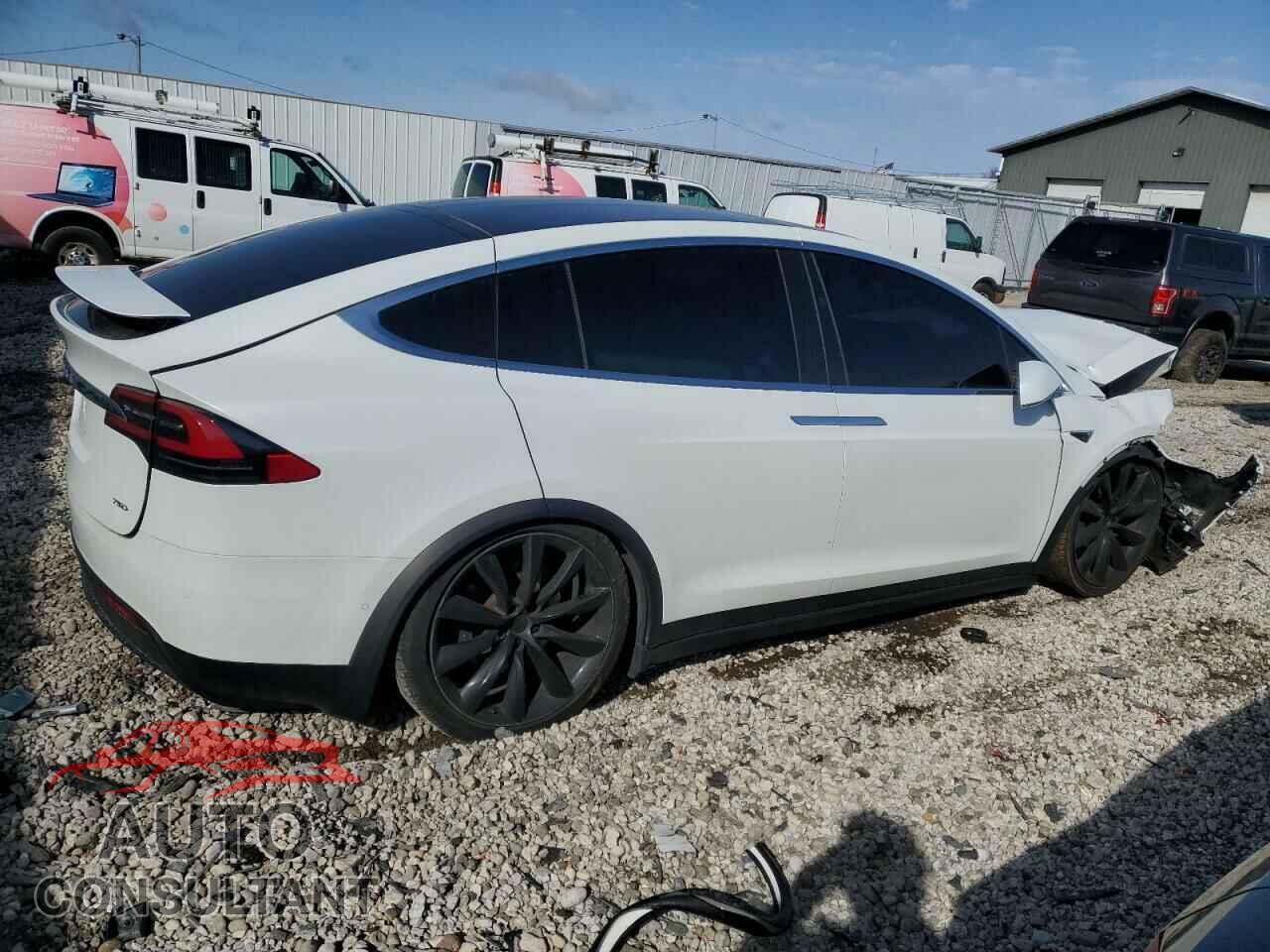 TESLA MODEL X 2017 - 5YJXCBE21HF054304