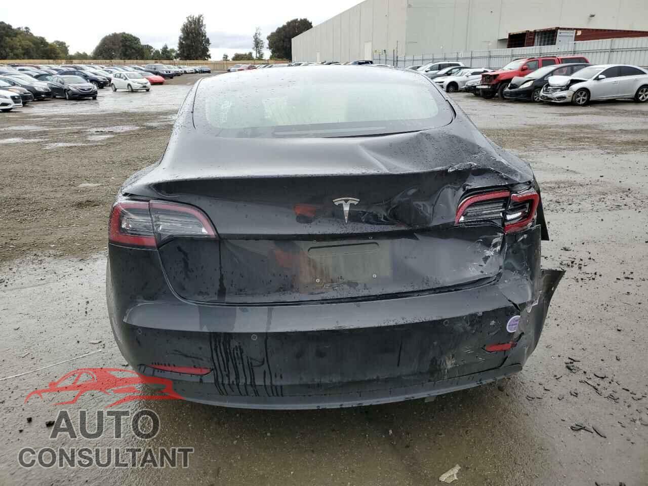 TESLA MODEL 3 2018 - 5YJ3E1EA4JF156518