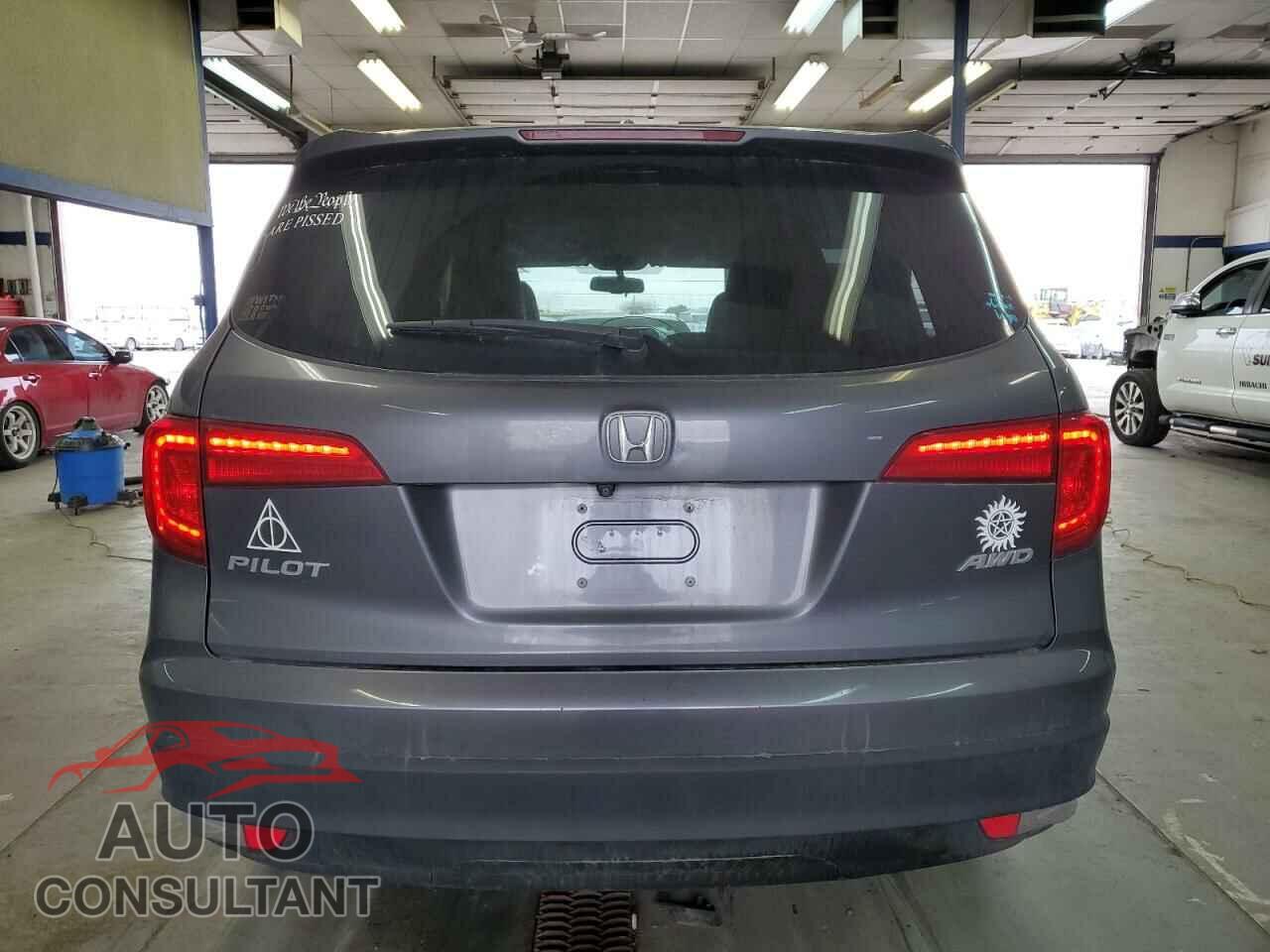 HONDA PILOT 2017 - 5FNYF6H59HB038019