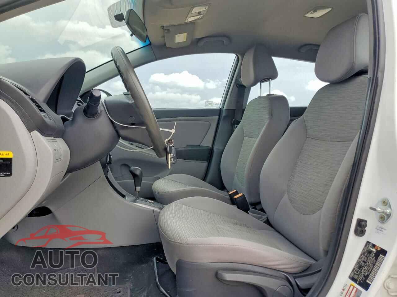 HYUNDAI ACCENT 2017 - KMHCT5AE2HU307584