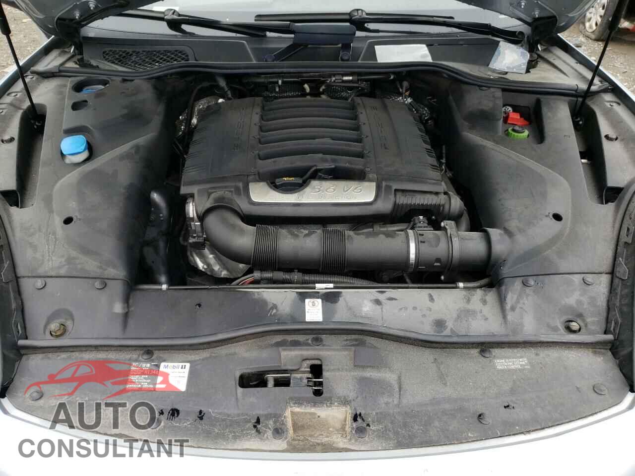 PORSCHE CAYENNE 2016 - WP1AA2A24GKA13294