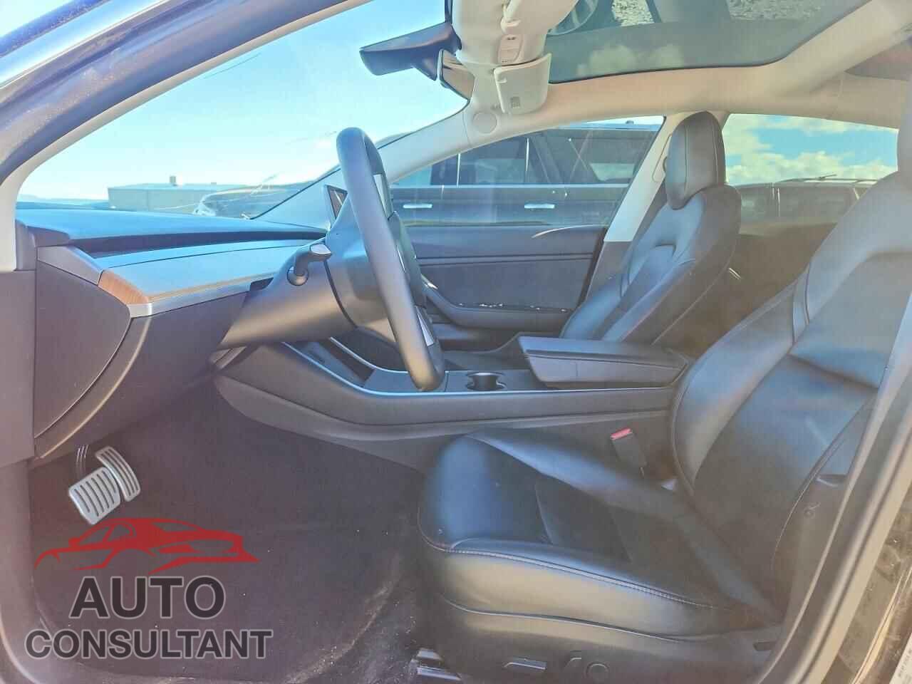 TESLA MODEL 3 2019 - 5YJ3E1EB3KF392944